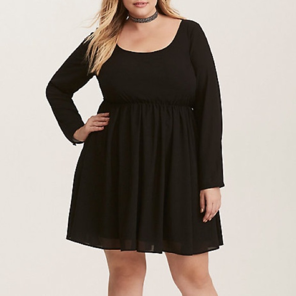 🤓 48 HOUR SALE 🤓 Torrid Crossback Skater Sz 2